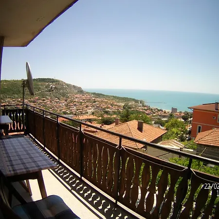Danis Fewo House Daire *